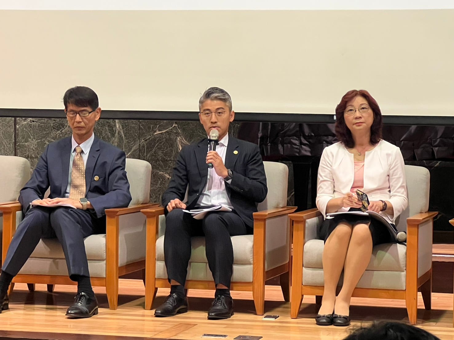 臺南推動智慧地政!鐘少佑估價師與談「府城南籍圈」座談會,探討 AI 大數據於預售屋估價之應用